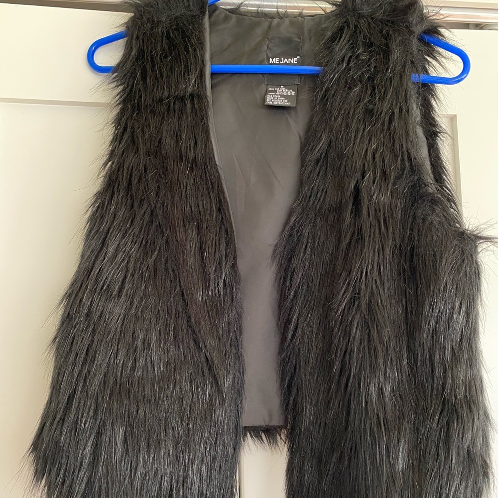 Black faux fur vest